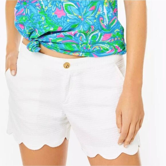 Lily Pulitzer White Buttercup Scalloped Shorts Size 00 - Picture 1 of 6